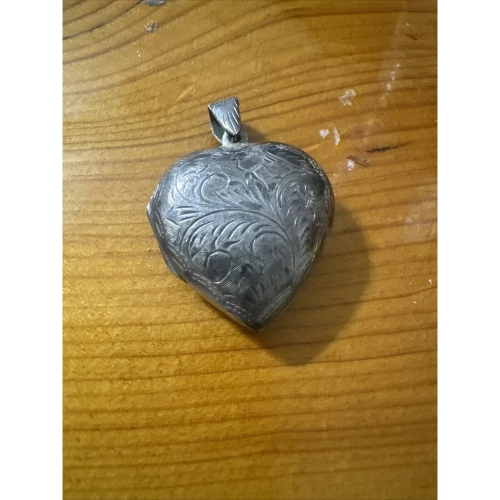Vintage Silver Heart Locket Pendant Etched Floral Feather 925 Sterling